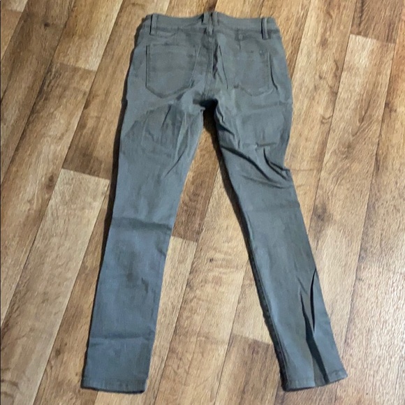 Distressed Jeans - Picture 6 of 6